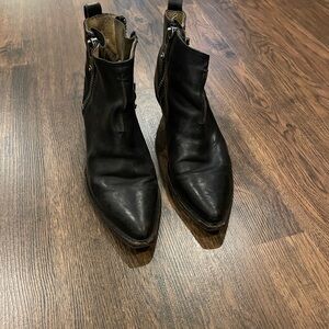 Frye Sz 6.5 Black Leather Heeled Ankle Boots